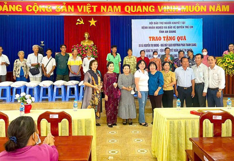 5 năm Nhơn Mỹ trao tặng trên 2.800 phần quà  đến người nghèo – khó khăn