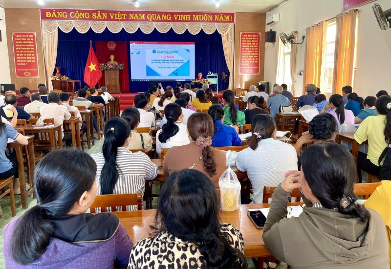 Nhơn Mỹ tuyên truyền chính sách bảo hiểm xã hội, bảo hiểm y tế cho cán bộ chủ chốt các ấp