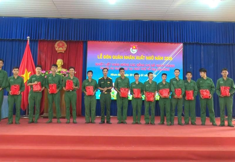 Nhơn Mỹ đón quân nhân hoàn thành nghĩa vụ quân sự trở về địa phương